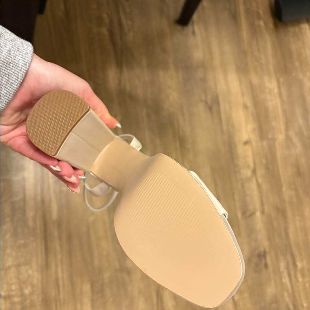 Steve Madden Women's Beige Heels - Picture 4 of 5